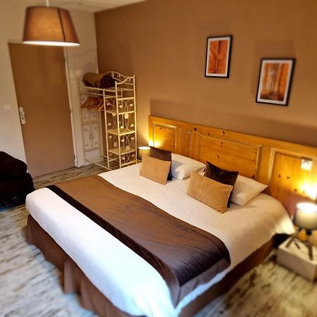 LES PRUNELLES Chambres d'hôtes&Spa Pupillin Extérieur photo